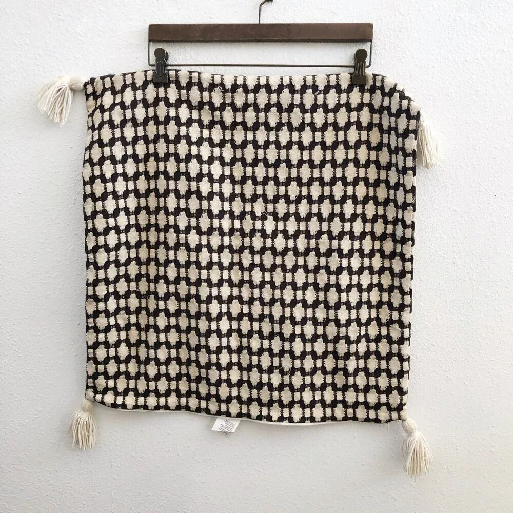 CRATE & BARREL Tahona‎ Obsidian Textured Tassels Pillow Cover